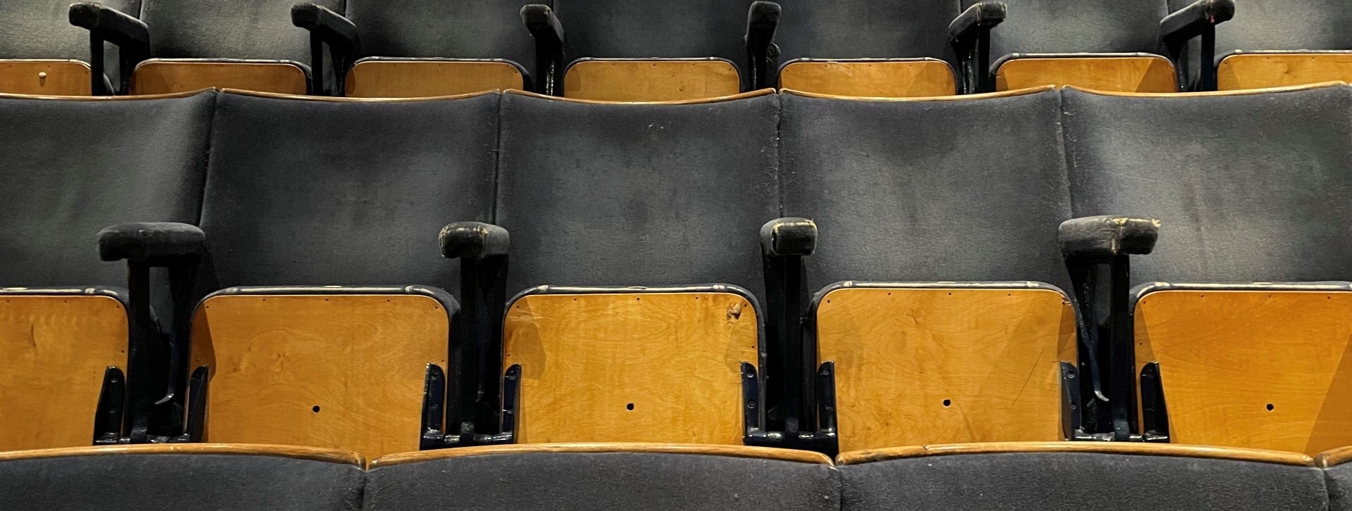 Queen&#8217;s Theatre &#8211; Main Auditorium