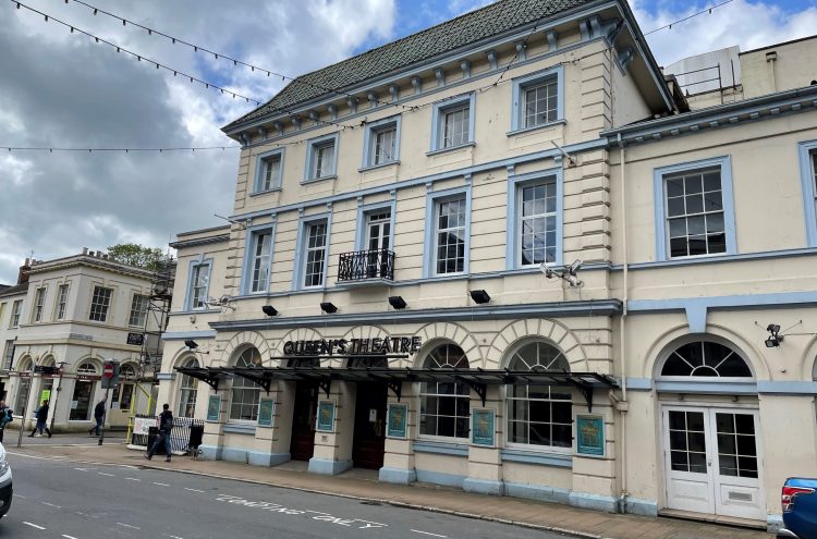 Queen&#8217;s Theatre &#8211; Main Auditorium