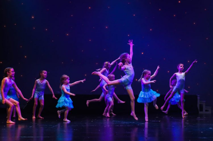 CREATIVE LEARNING : CLASSICAL &#038; CONTEMPORARY BALLET &#8211; SUMMER TERM