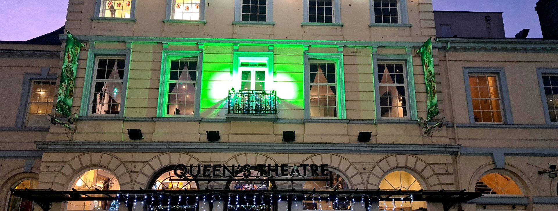 Queen&#8217;s Theatre shines a light this Christmas in support of the NSPCC’s Childline service