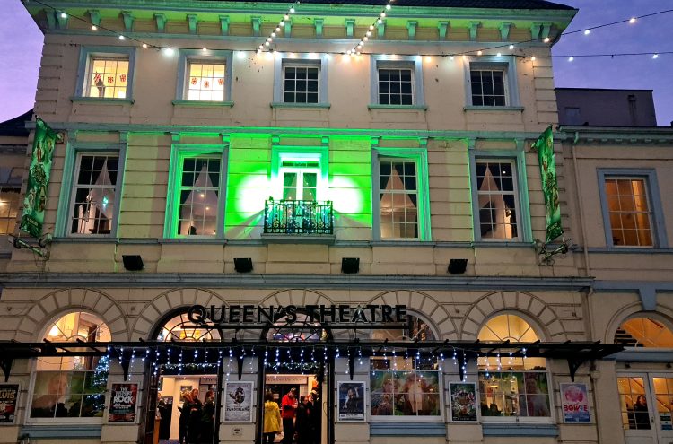 Queen&#8217;s Theatre shines a light this Christmas in support of the NSPCC’s Childline service